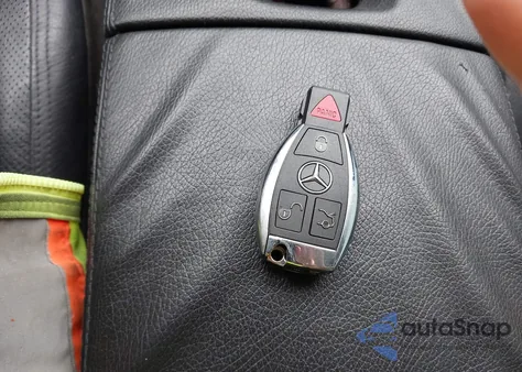 2012 Mercedes-Benz S 550 4Matic z USA, uszkodzony, nr VIN WDDNG9EB3CA420890